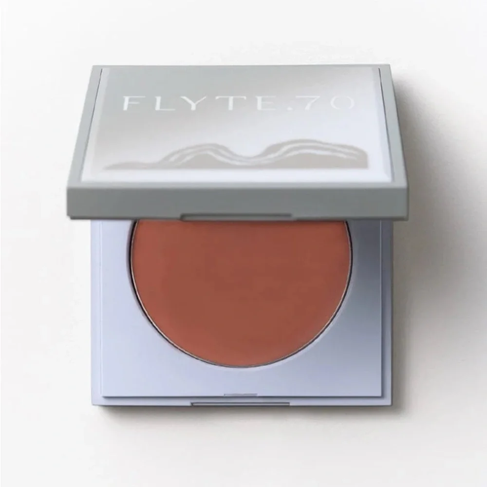 Flyte 70 Makeup Set with ColorBack, HazyView, HazyCheek, & make-up bag